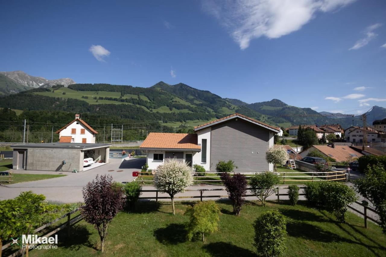 Gruyere Alpes Appartement 3 Chambres Bbq Parking Neirivue Exterior photo